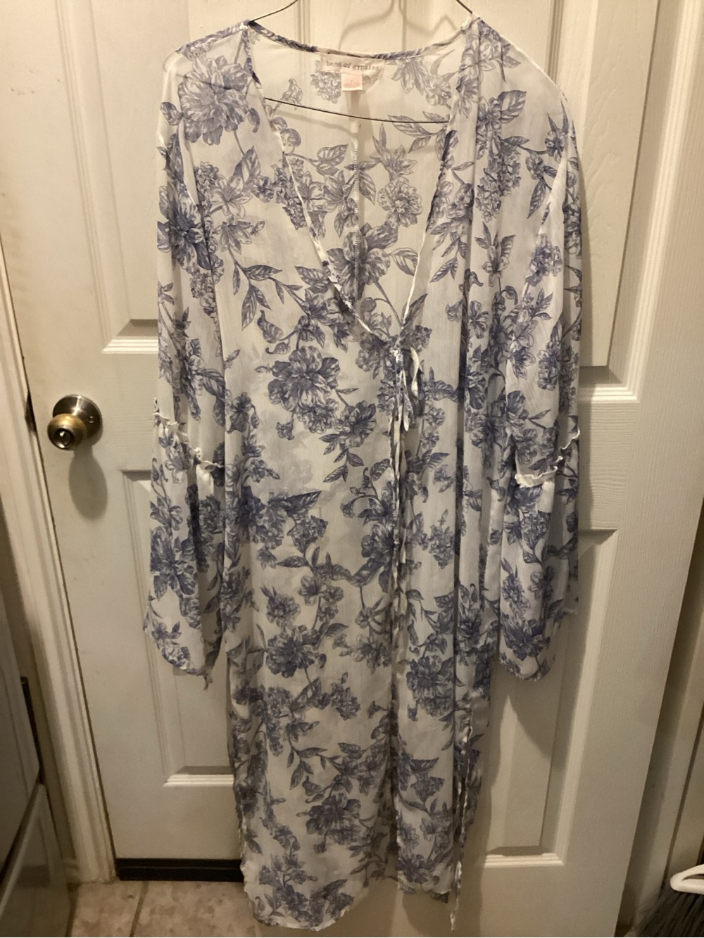 Band of Gypsies White kimono with Blue Floral Print Tie-Front